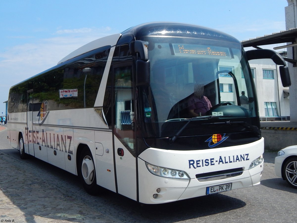 Neoplan Jetliner von Meyering-Reisen aus Deutschland im Stadthafen Sassnitz am 06.06.2015