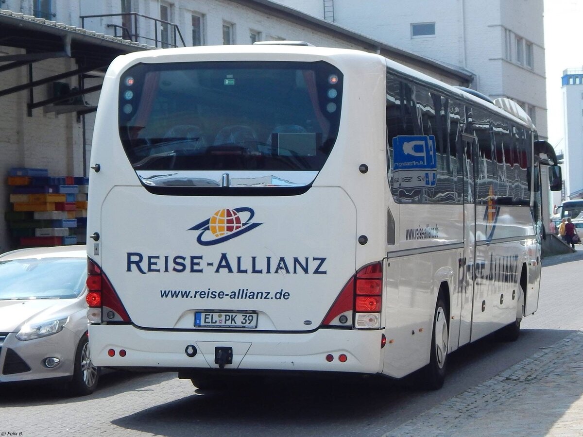 Neoplan Jetliner von Meyering-Reisen aus Deutschland im Stadthafen Sassnitz am 06.06.2015