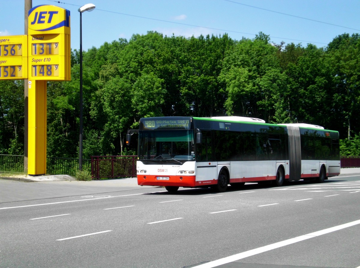 Neoplan N 44-Serie (Centroliner) auf der Linie 480 nach S+U Bahnhof Dortmund Marten-Süd an der Haltestelle Castrop-Rauxel Rosenstraße.(31.5.2014)
