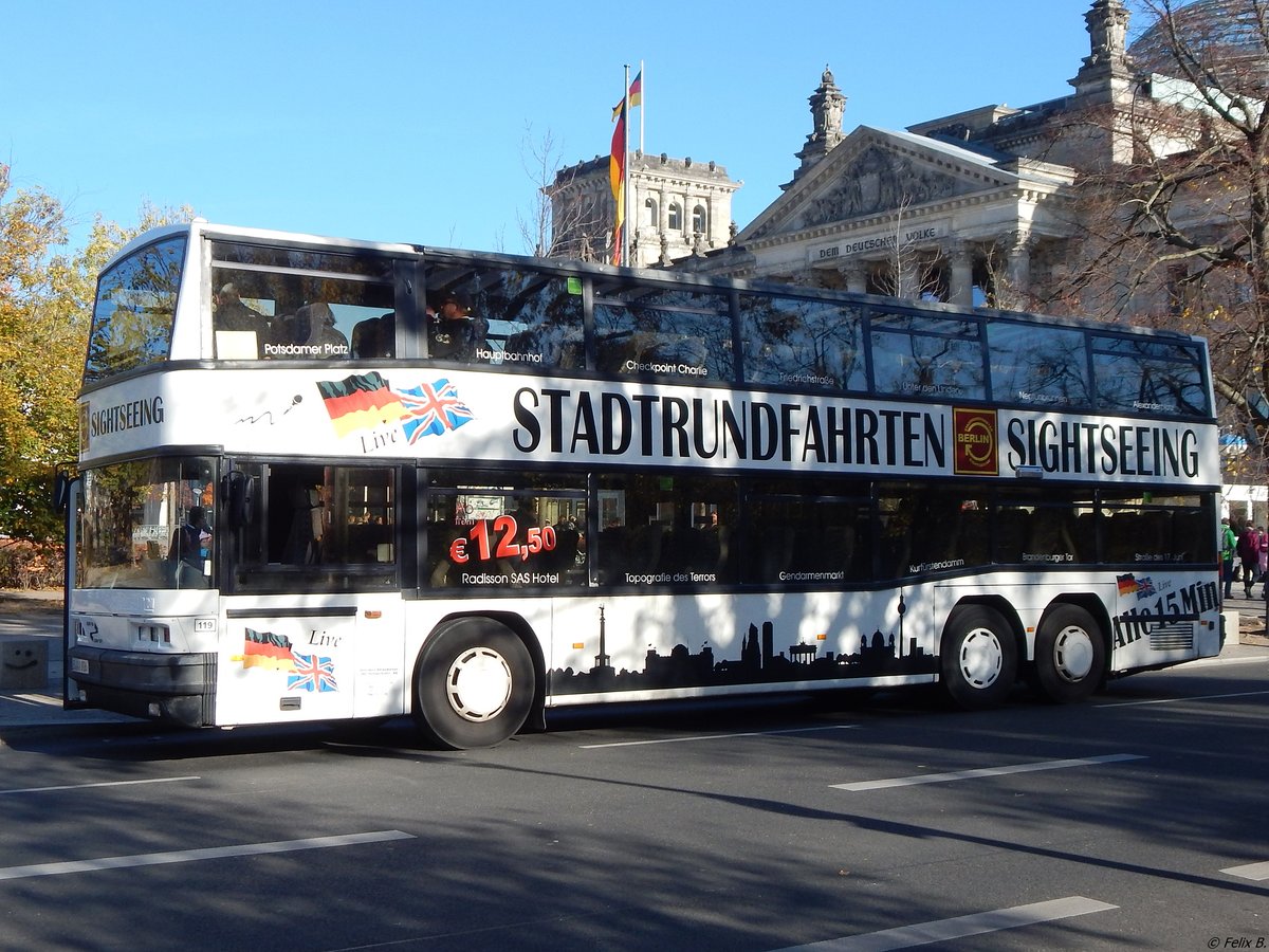 Neoplan N426/3 von Der Tempelhofer aus Deutschland in Berlin am 31.10.2018