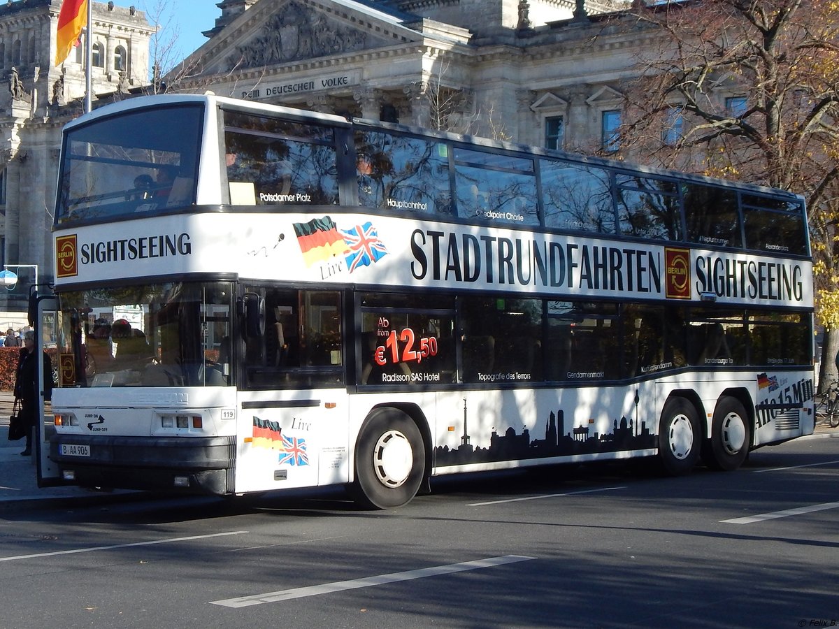 Neoplan N426/3 von Der Tempelhofer aus Deutschland in Berlin am 31.10.2018