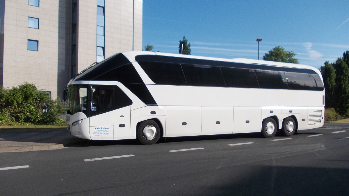 Neoplan Reisebus am Airport Hannover 08.06.2015