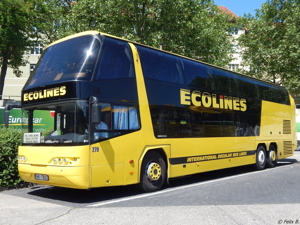 Neoplan Skyliner von Ecolines aus Lettland in Berlin am 11.06.2016