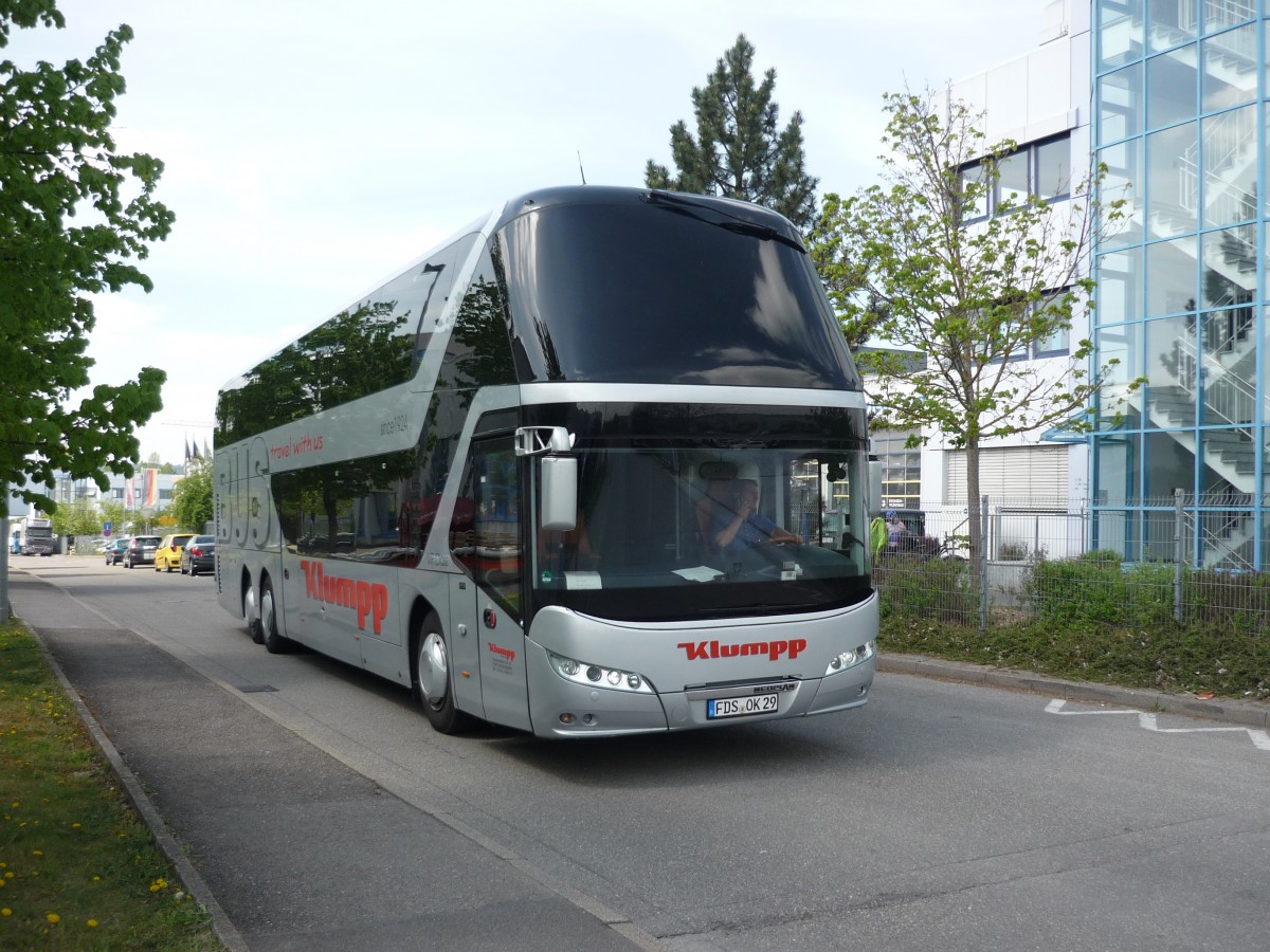 Neoplan -Skyliner der fa. Klumpp-Reisen aus Baiersbronn in Herrenberg-Gültstein