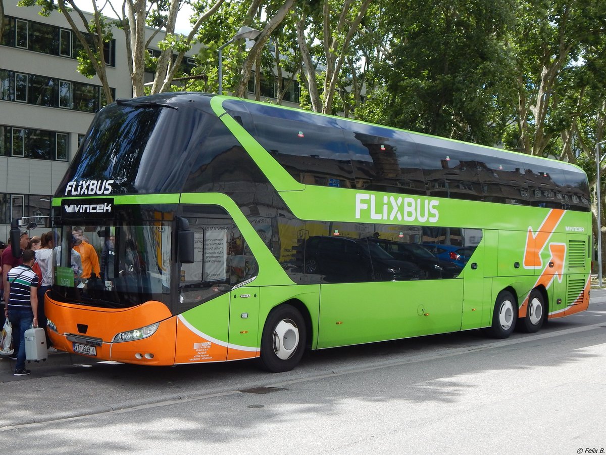 Neoplan Skyliner von Flixbus/Vincek aus Kroatien in Karlsruhe am 22.06.2018