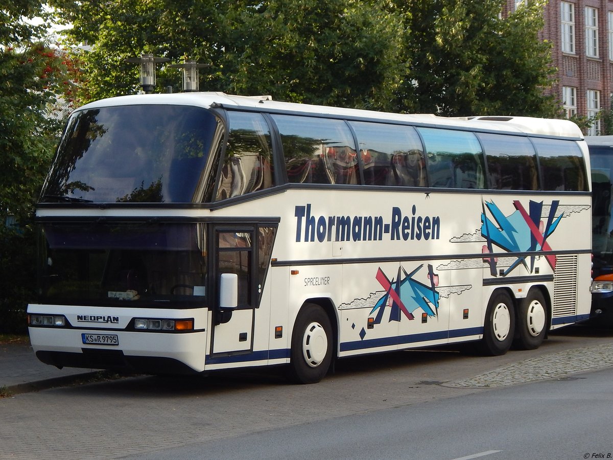 Neoplan Spaceliner von Pakull-Thormann Reisen aus Deutschland in Neubrandenburg am 25.08.2017