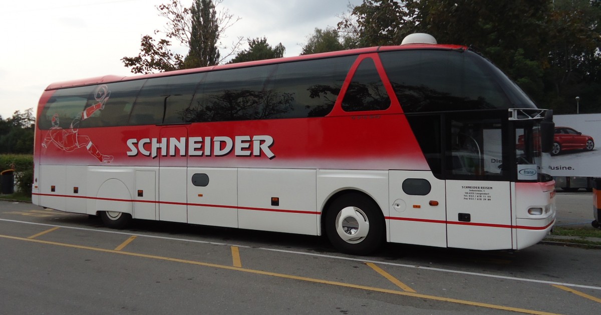 Neoplan Starliner, Schneider Reisen, prs de Berne fin septembre 2013
. ex-vhicule officiel de l'quipe nationale suisse de football