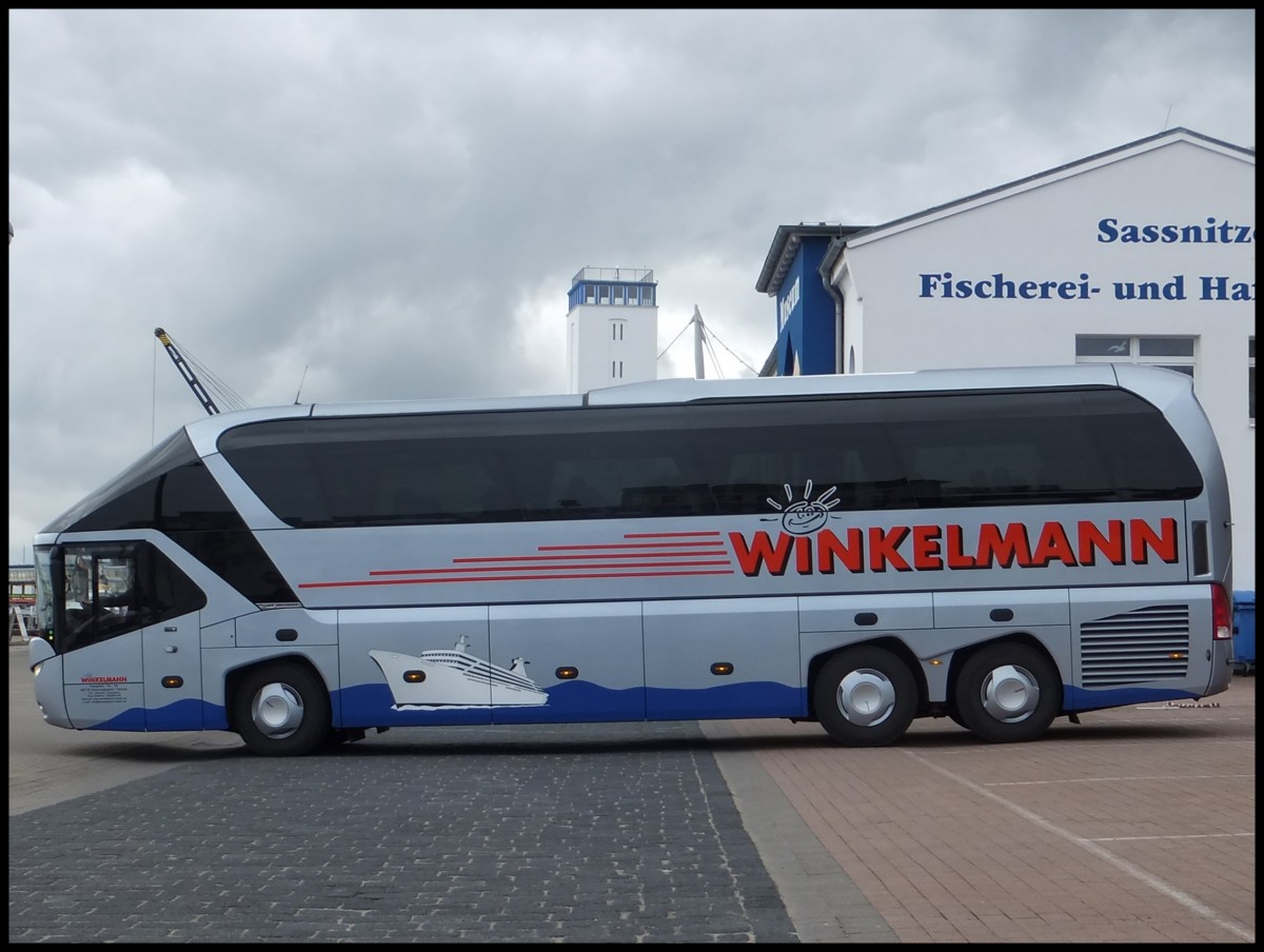 Neoplan Starliner von Winkelmann aus Deutschland im Stadthafen Sassnitz am 10.04.2014