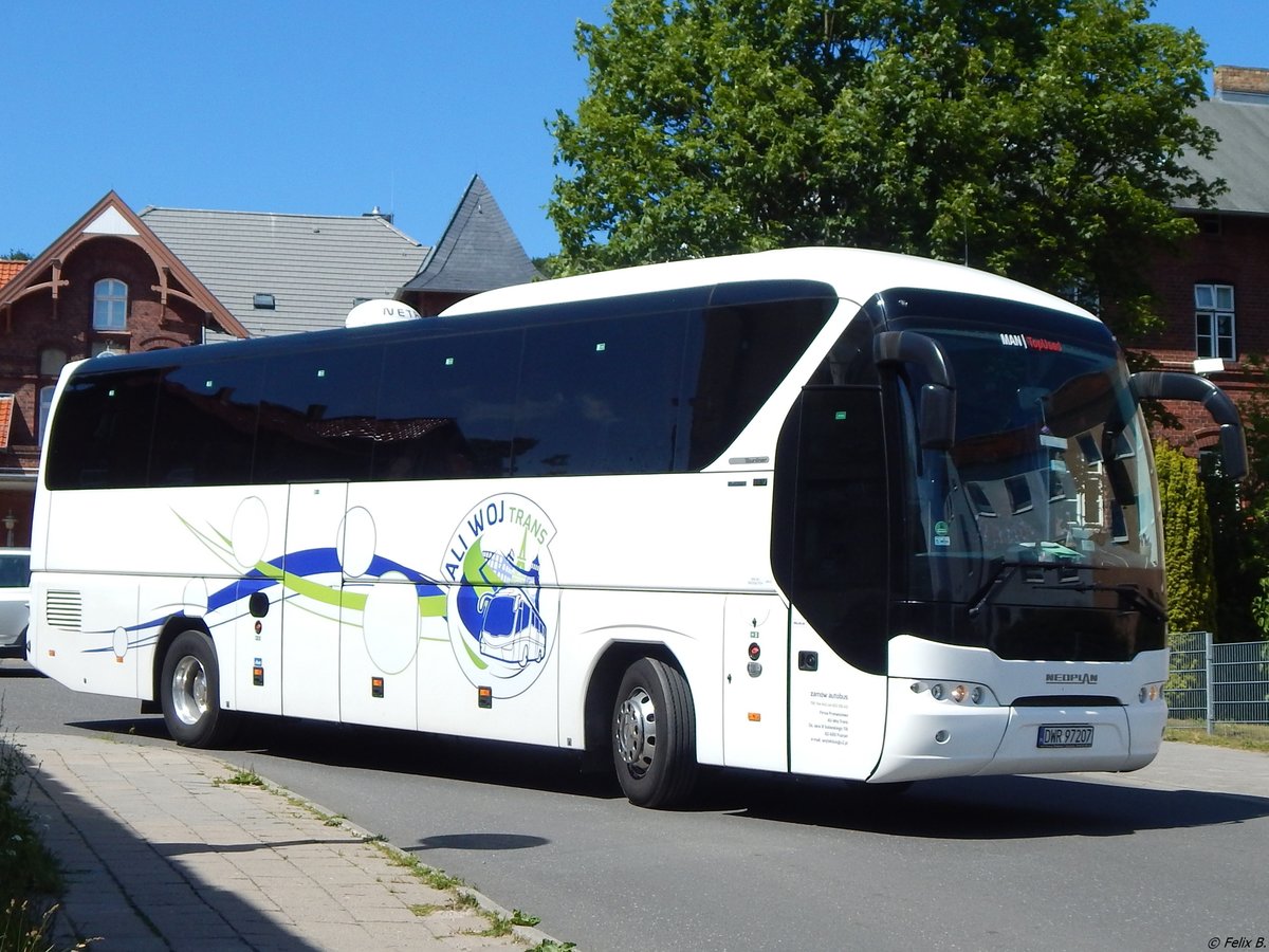Neoplan Tourliner von Ali Woj trans aus Polen in Sassnitz am 18.06.2016