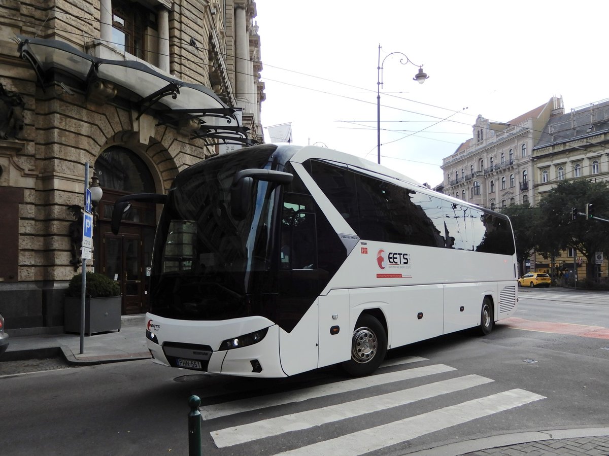 Neoplan Tourliner, EETS 欧洲之星 (Europe Express Travel Service), Budapest 23.Okt.2020