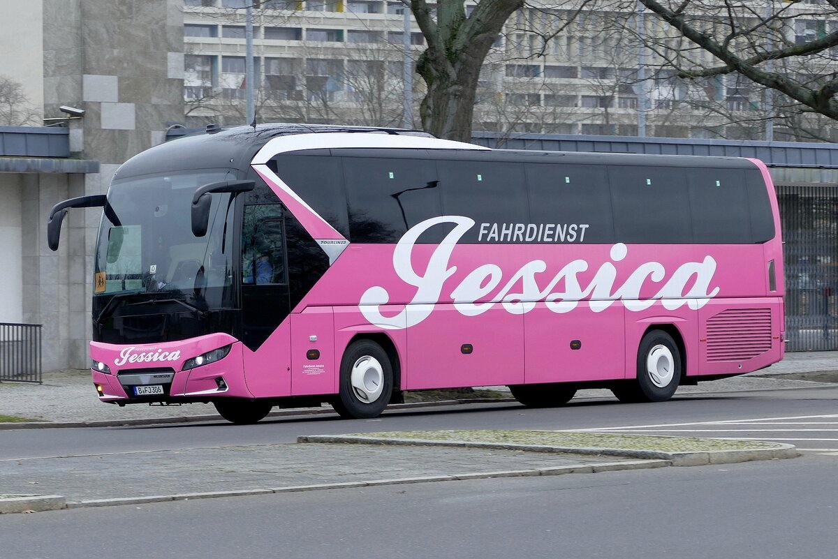 Neoplan Tourliner vom Fahrdienst Jessica, Berlin im Januar 2023.