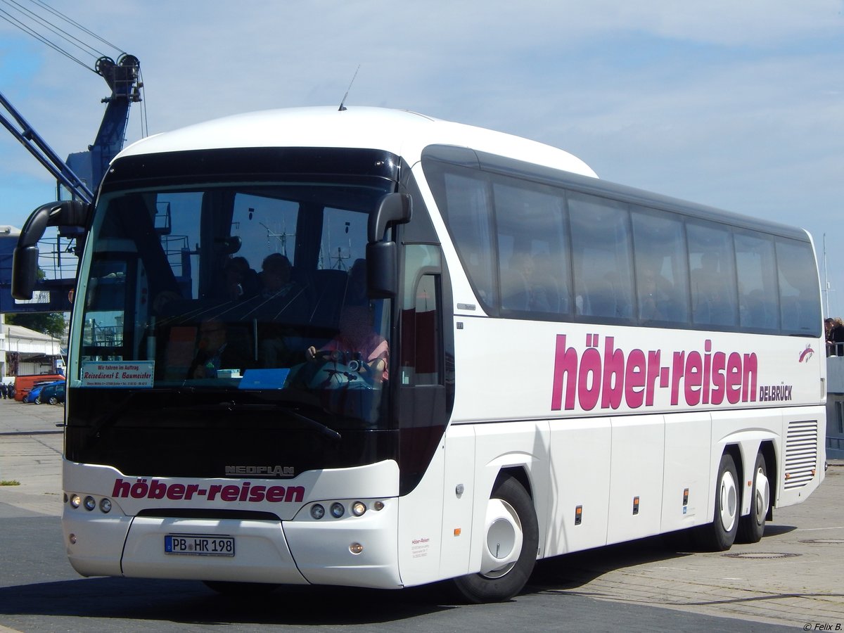 Neoplan Tourliner von Höber-Reisen aus Deutschland im Stadthafen Sassnitz am 14.06.2015