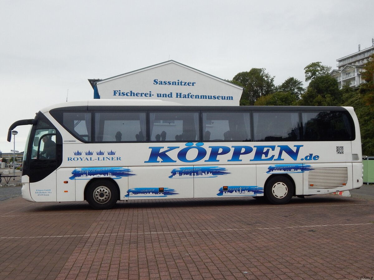 Neoplan Tourliner von Köppen GmbH aus Deutschland im Stadthafen Sassnitz am 08.09.2019