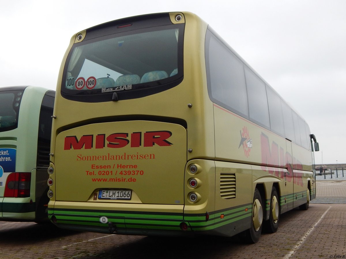 Neoplan Tourliner von Misir aus Deutschland im Stadthafen Sassnitz am 14.10.2017