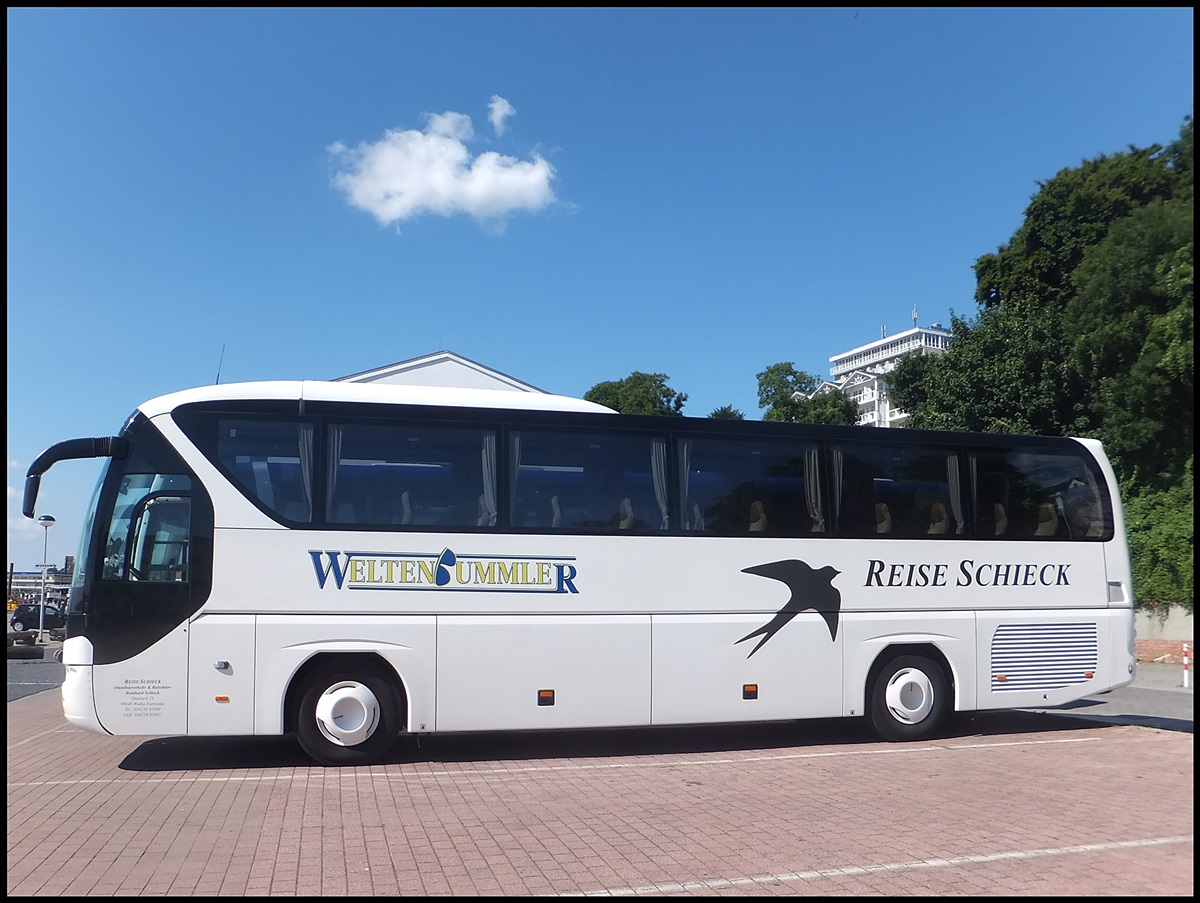 Neoplan Tourliner von Reise-Schieck/Weltenbummler aus Deutschland im Stadthafen Sassnitz am 10.08.2013