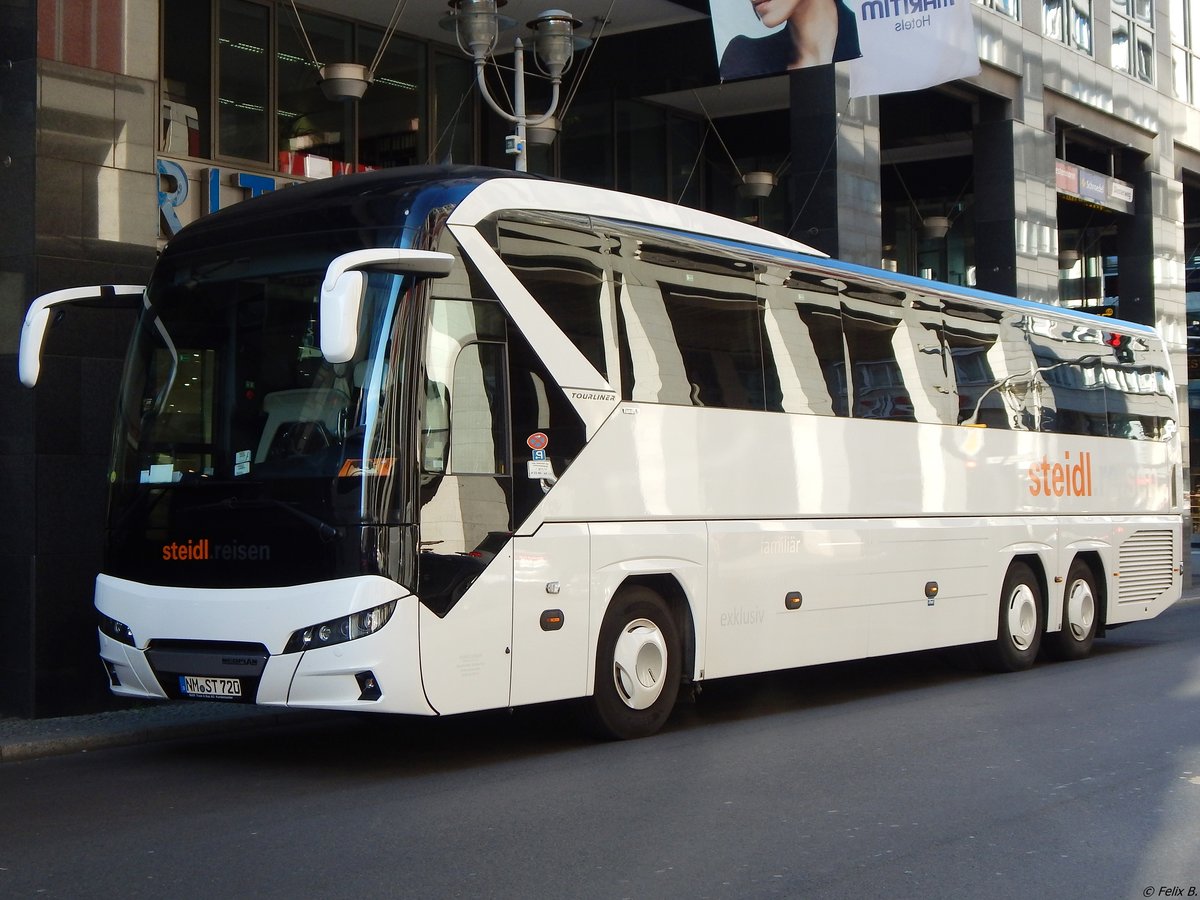 Neoplan Tourliner von Steidl Reisen aus Deutschland in Berlin am 31.10.2018