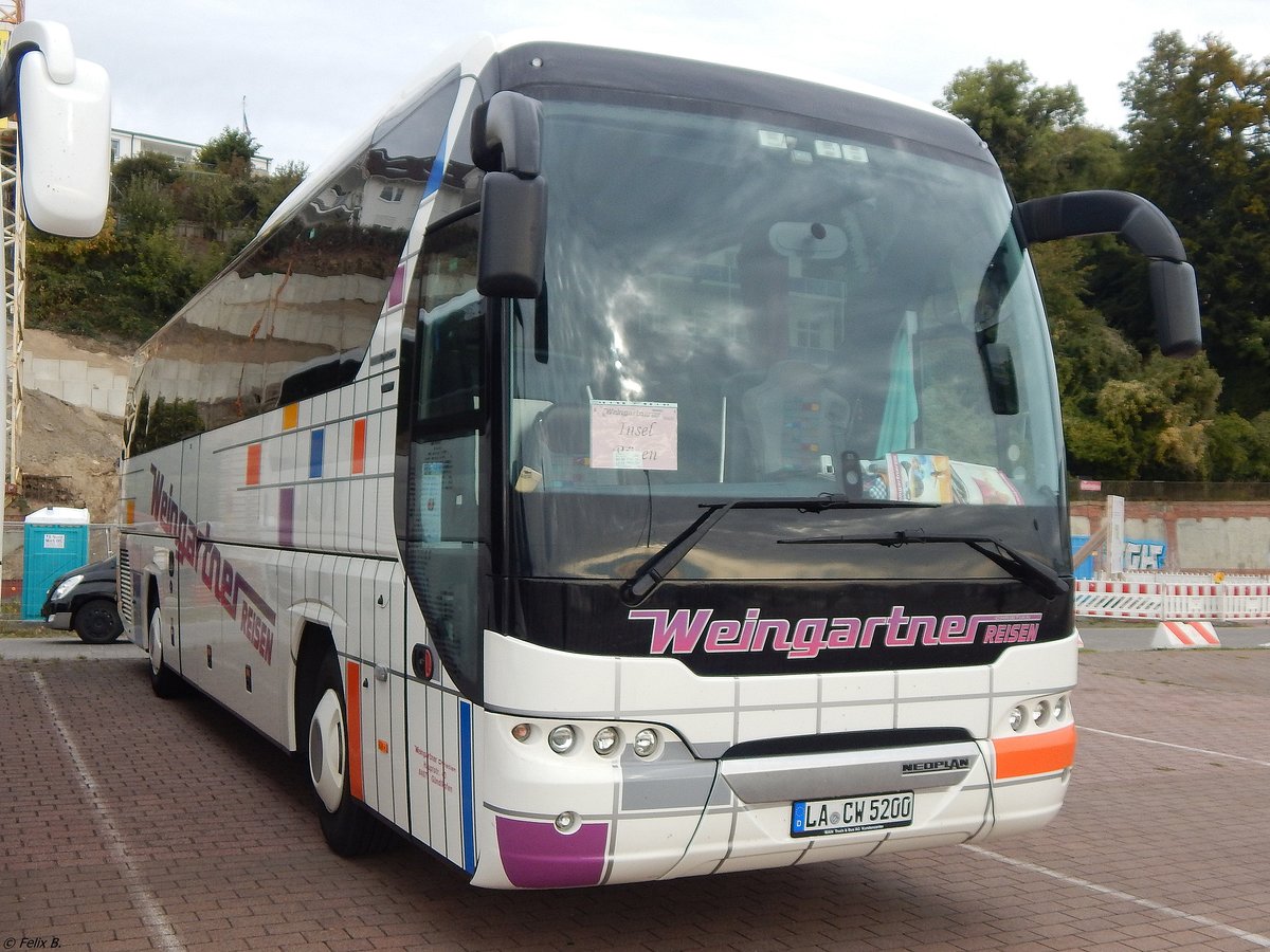 Neoplan Tourliner von Weingartner aus Deutschland im Stadthafen Sassnitz am 30.09.2018