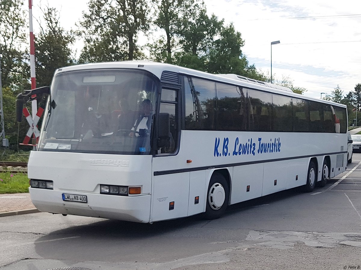 Neoplan Transliner von KB Reisen aus Deutschland in Sassnitz am 30.09.2018
