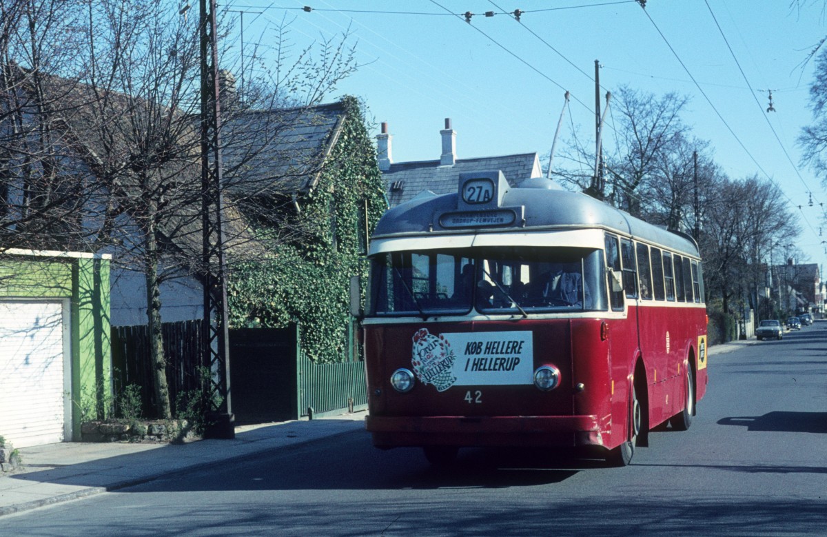 NESA Trolleybuslinie 27A (BUT/Smith,Mygind&Httemeier/English Electric Company-Trolleybus 42) am 31. Mai 1971.