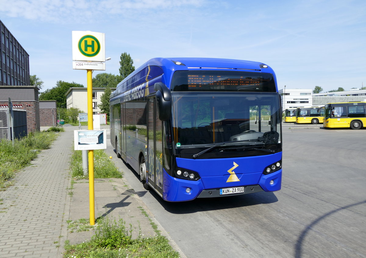 Neuer E-Bus im Testbetrieb bei der BVG, ein VDL Citea SLF 120 Eletric /Ziehl-Abegg (Vorführfahrzeug) auf der Linie 204. Berlin /Hertzallee im Juli 2017.