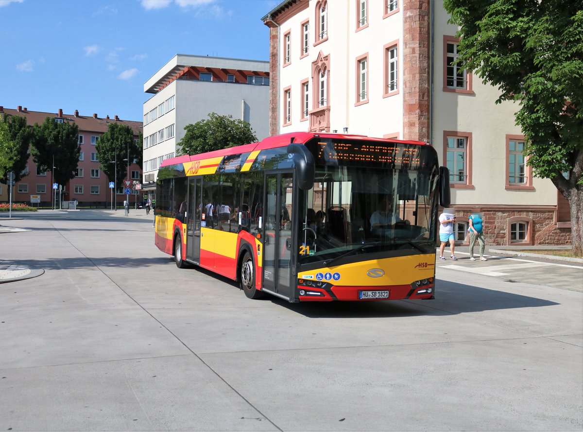 Neuer HSB Solaris Urbino 12 Wagen 21 am 30.05.18 in Hanau Freiheitsplatz 