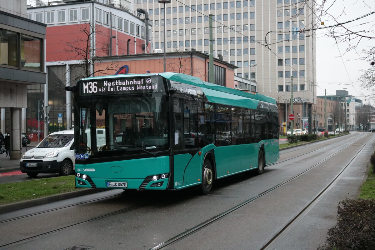 Neuer ICB Solaris Urbino 12 Wagen 570 am 21.12.20 in Frankfurt am Main