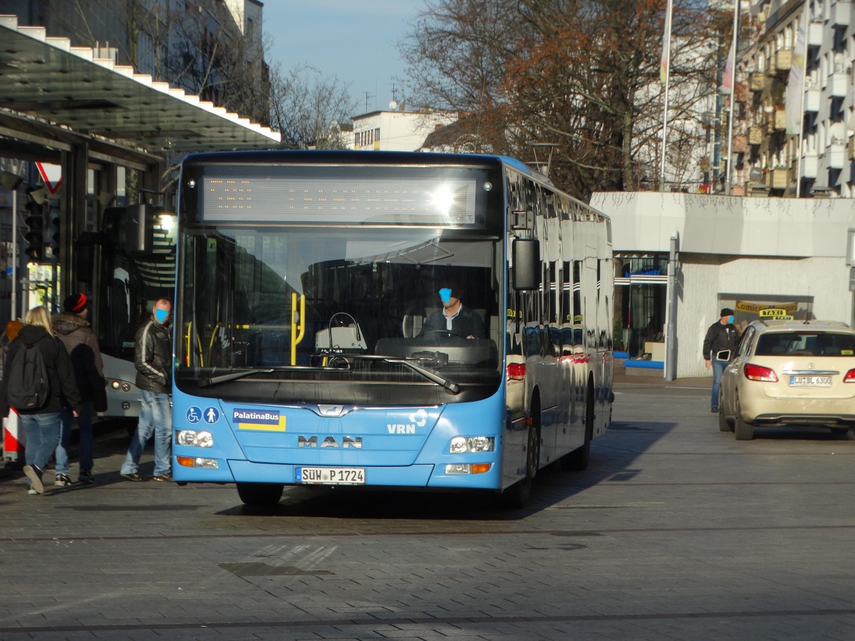 Neuer Palatina Bus MAN Lions City am 19.12.15 in Ludwigshafen Berliner Platz