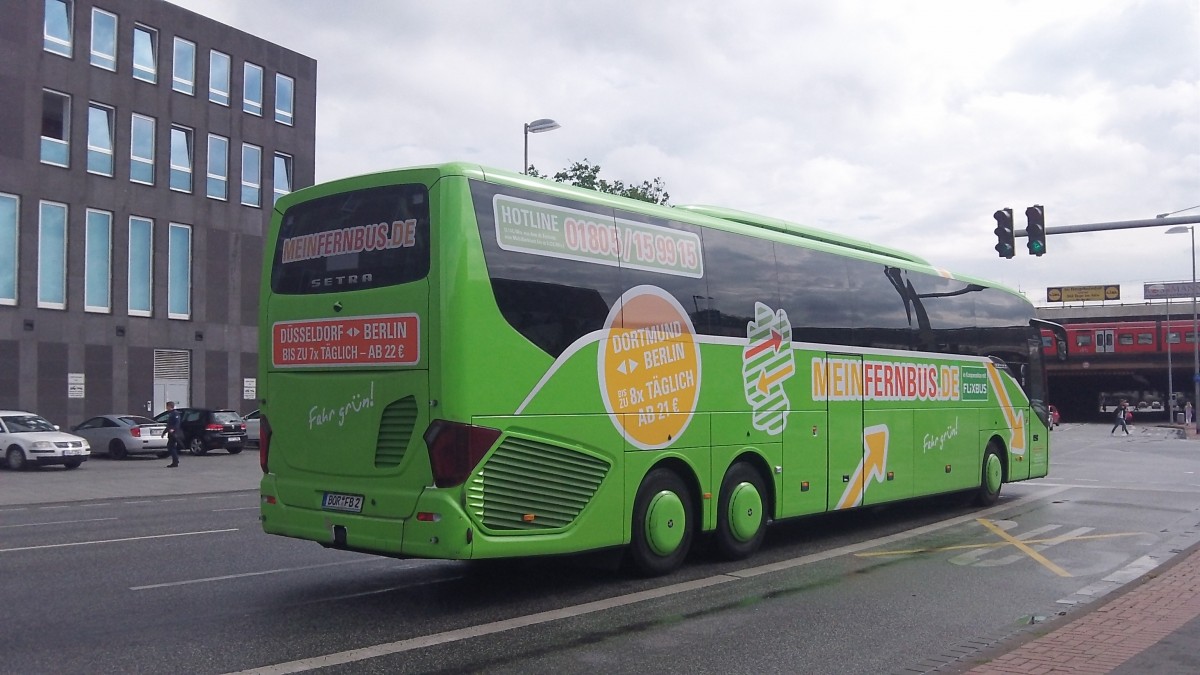 Neuer Setra Reisebus am ZOB in Hannover, am 08.07.2015