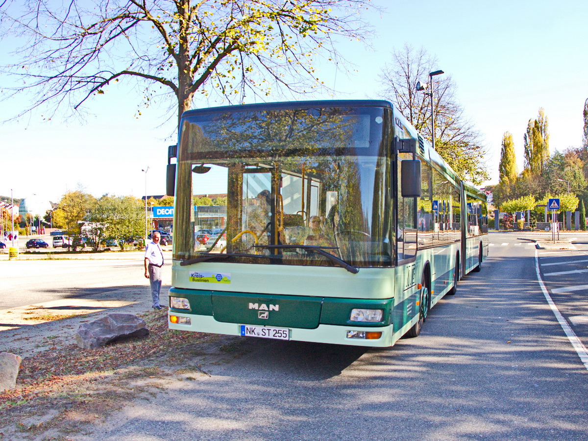 Neunkirchen am 21. Oktober 2018, MAN Niederflurbus 2. Generation der Neunkircher Verkehrs-AG (NVG).