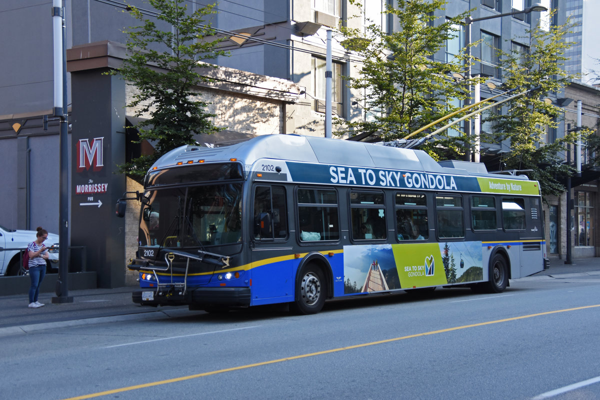 New Flyer Trolleybus E40LFR 2102, auf der Linie 16, unterwegs in Vancouver. Die Aufnahme stammt vom 06.08.2019.