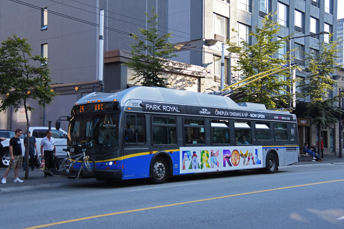 New Flyer Trolleybus E40LFR 2127, auf der Linie 14, unterwegs in Vancouver. Die Aufnahme stammt vom 06.08.2019.