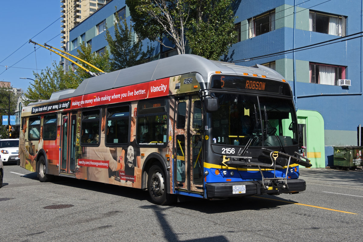 New Flyer Trolleybus E40LFR 2156, auf der Linie 5, unterwegs in Vancouver. Die Aufnahme stammt vom 07.08.2019.