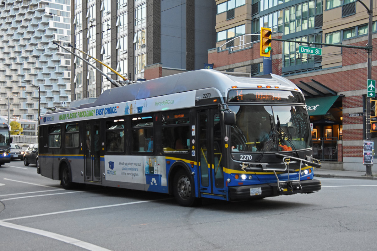 New Flyer Trolleybus E40LFR 2270, auf der Linie 14, unterwegs in Vancouver. Die Aufnahme stammt vom 04.08.2019.
