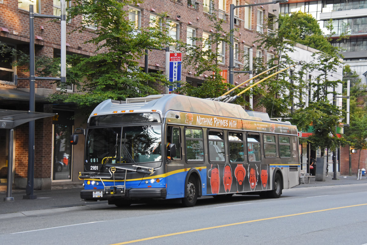New Flyer Trolleybus E40LFR 2516, auf der Linie 4, unterwegs in Vancouver. Die Aufnahme stammt vom 04.08.2019.