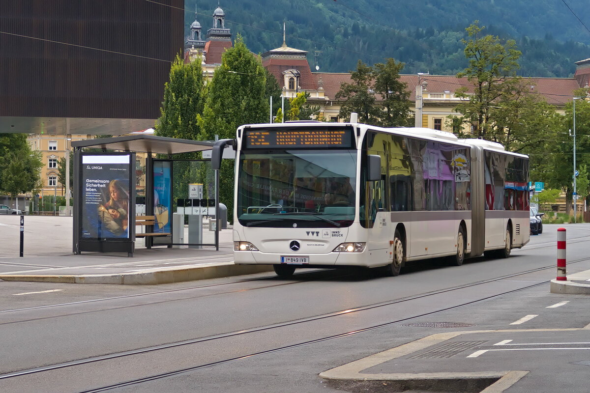 nnsbruck: Schienenersatzverkehr für die Straßenbahnlinie 1, Mercedes-Benz Citaro Facelift der Innsbrucker Verkehrsbetriebe (Bus Nr. 849) an der Haltestelle Messe/Zeughaus. Aufgenommen 3.8.2023.