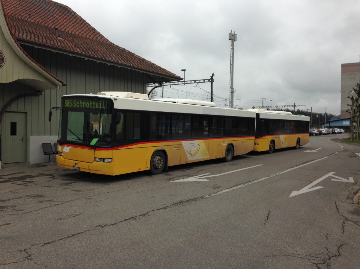 Noch immer stehen einige Volvo/Hess B7L  bei PU Steiner Messen im Einsatz. Am 02.12.2014 standen die Wagen SO 20'181 und 21'300 beim Bahnhof in Lohn-Lüterkofen.