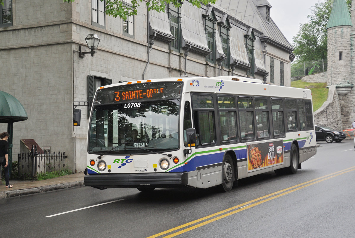 Nova Bus 0708, der RTC Réseau de transport de la capitale, auf der Linie 3, ist in Quebec unterwegs. Die Aufnahme stammt vom 19.07.2017.