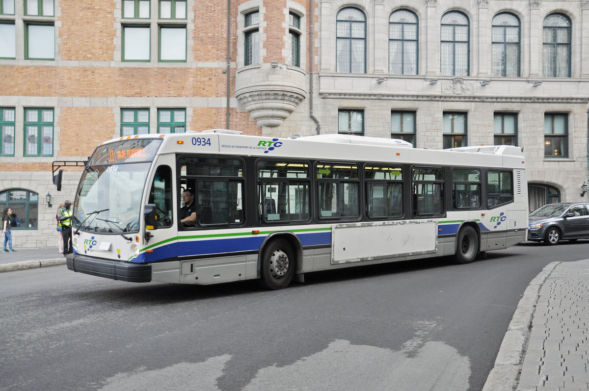 Nova Bus 0934, der RTC Réseau de transport de la capitale, auf der Linie 11, ist in Quebec unterwegs. Die Aufnahme stammt vom 19.07.2017.