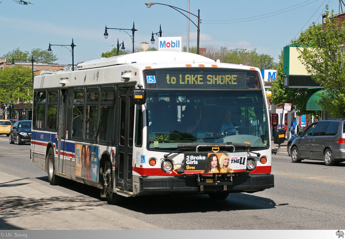 Nova Bus LFS  Chicago Transit Authority | CTA Buses & Trains # 6472  aufgenommen am 13. Mai 2016 in Chicago, Illinois / USA.