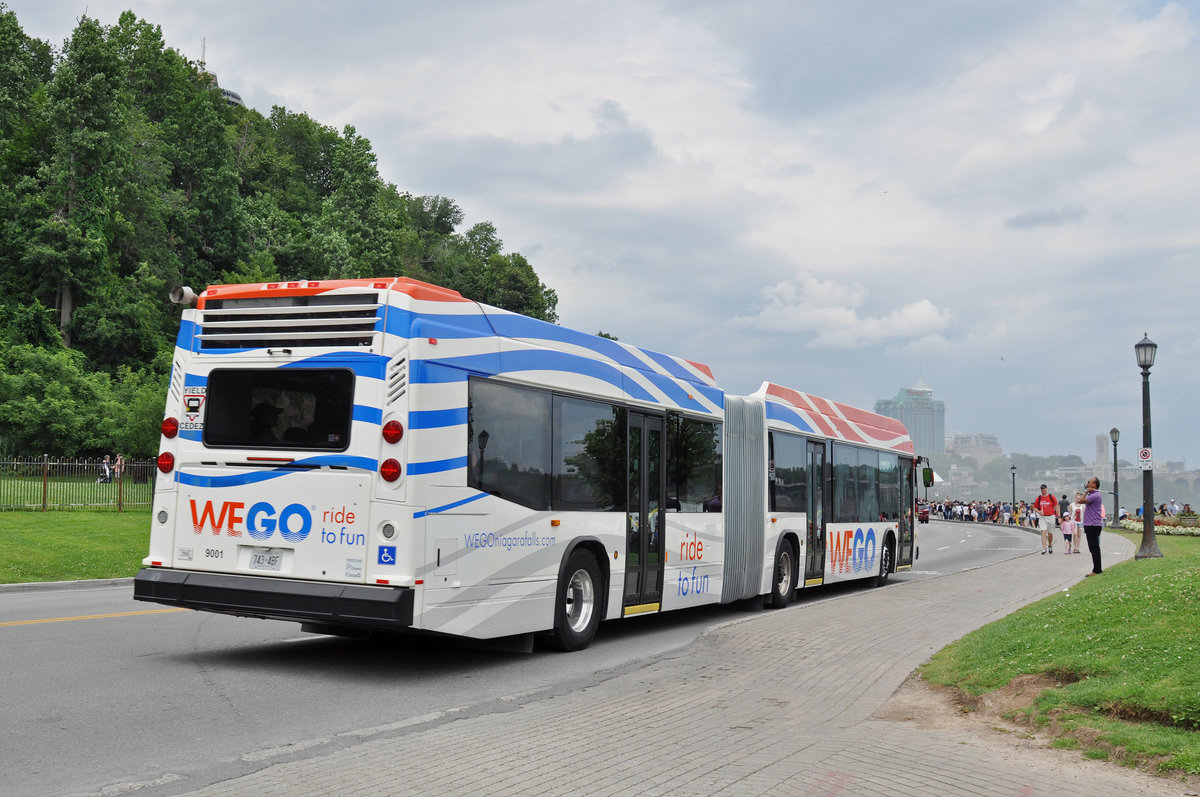 Nova Bus LFX Artic  WEGO  9001 föhrt in der Gegend der Niagarafälle. Die Aufnahme stammt vom 16.07.2017.