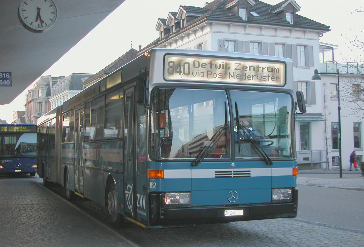 O405 152 beim Bhf. Uster am 28.03.2008. Die Linie 840 wurde noch im selben Jahr eingestellt.