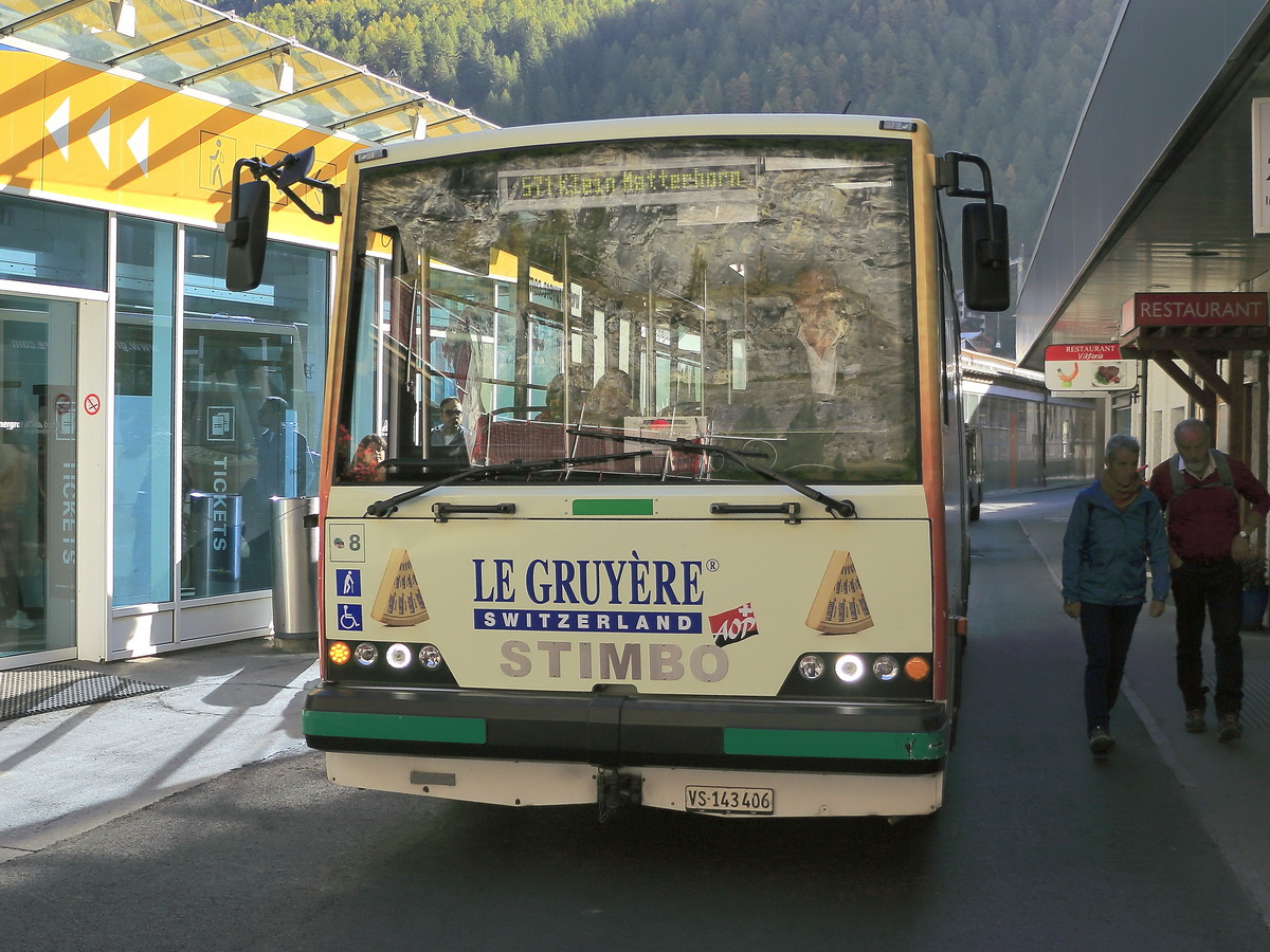OBZ Zermatt - Nr. 8/VS 143 406 - Vetter Elektrobus am 14. Oktober 2019 am Bahnhof Zermatt.