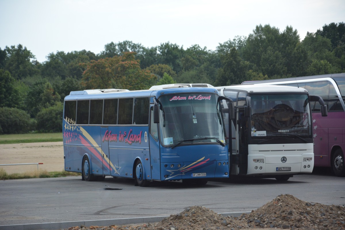 OF-NN 550 aus Deutschland sowie WN-71198 aus Polen stehen am 16.07.2014 in Prag.