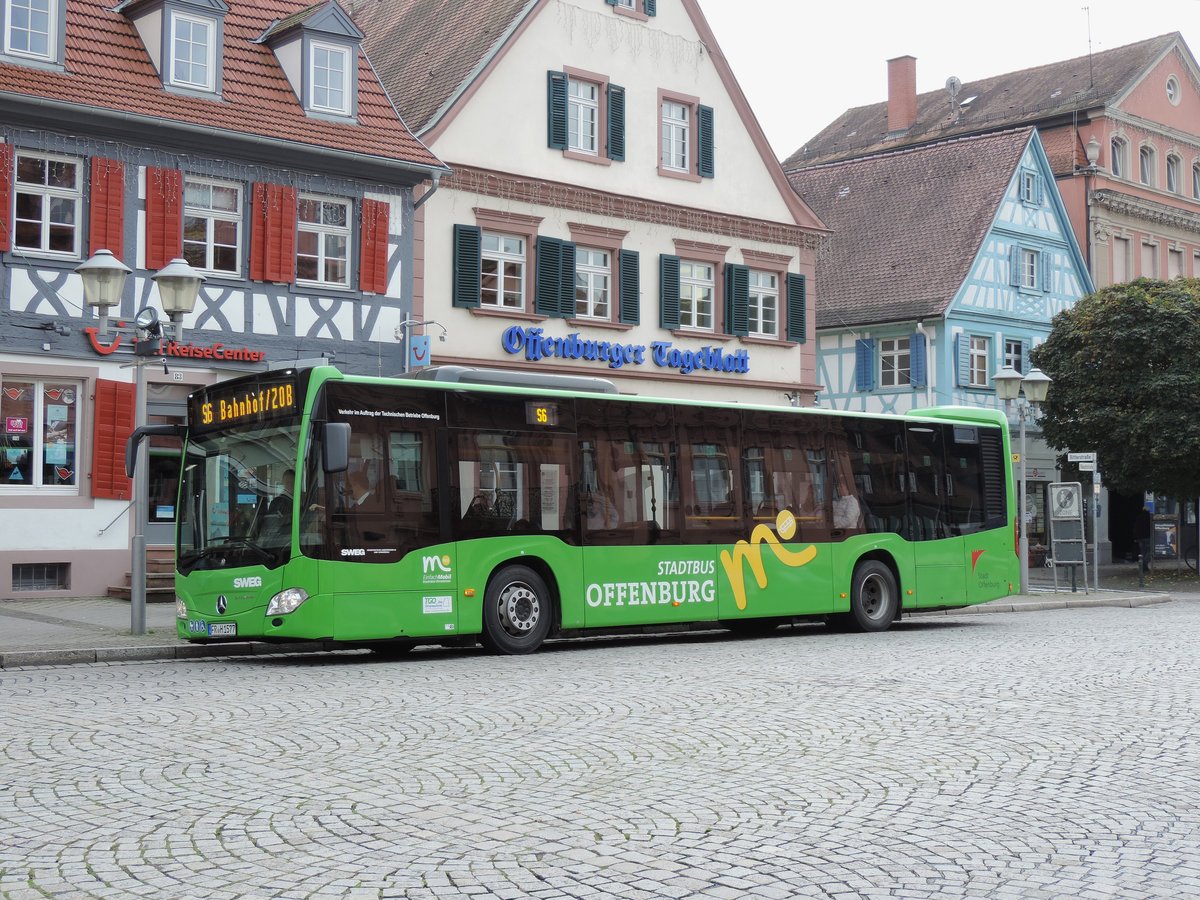 Offenburg - 30. Oktober 2019 : Citaro C2 auf der Linie S6 beim Rathaus