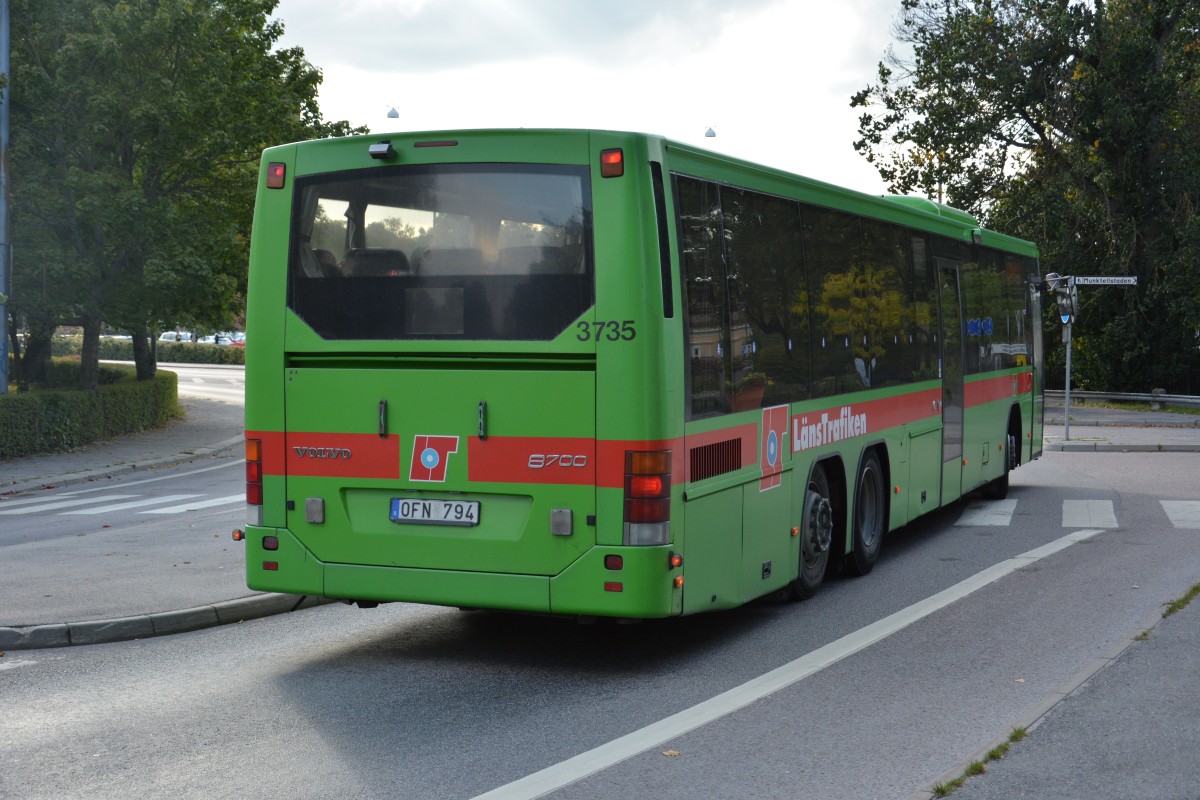 OFN 794 (Volvo 8700) am Bahnhof Eskilstuna am 17.09.2014.
