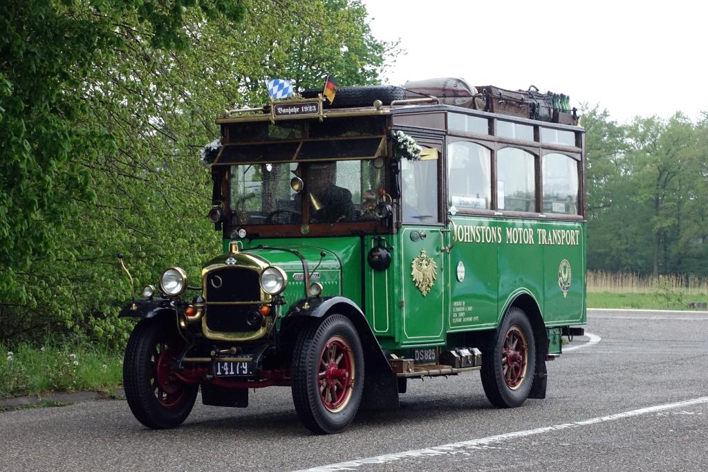 Oldtimer International Harvester Bj. 1923  Johnston's Motor Transport , 2. Europäisches Oldtimerbustreffen Wissembourg/Elsass 27.04.2019 