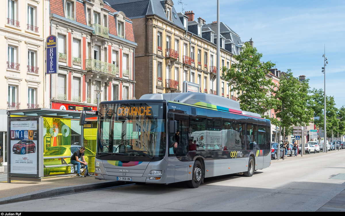 Optymo Belfort MAN CNG-Bus am 16. Juni 2017 auf der Linie 2 am Bahnhof.