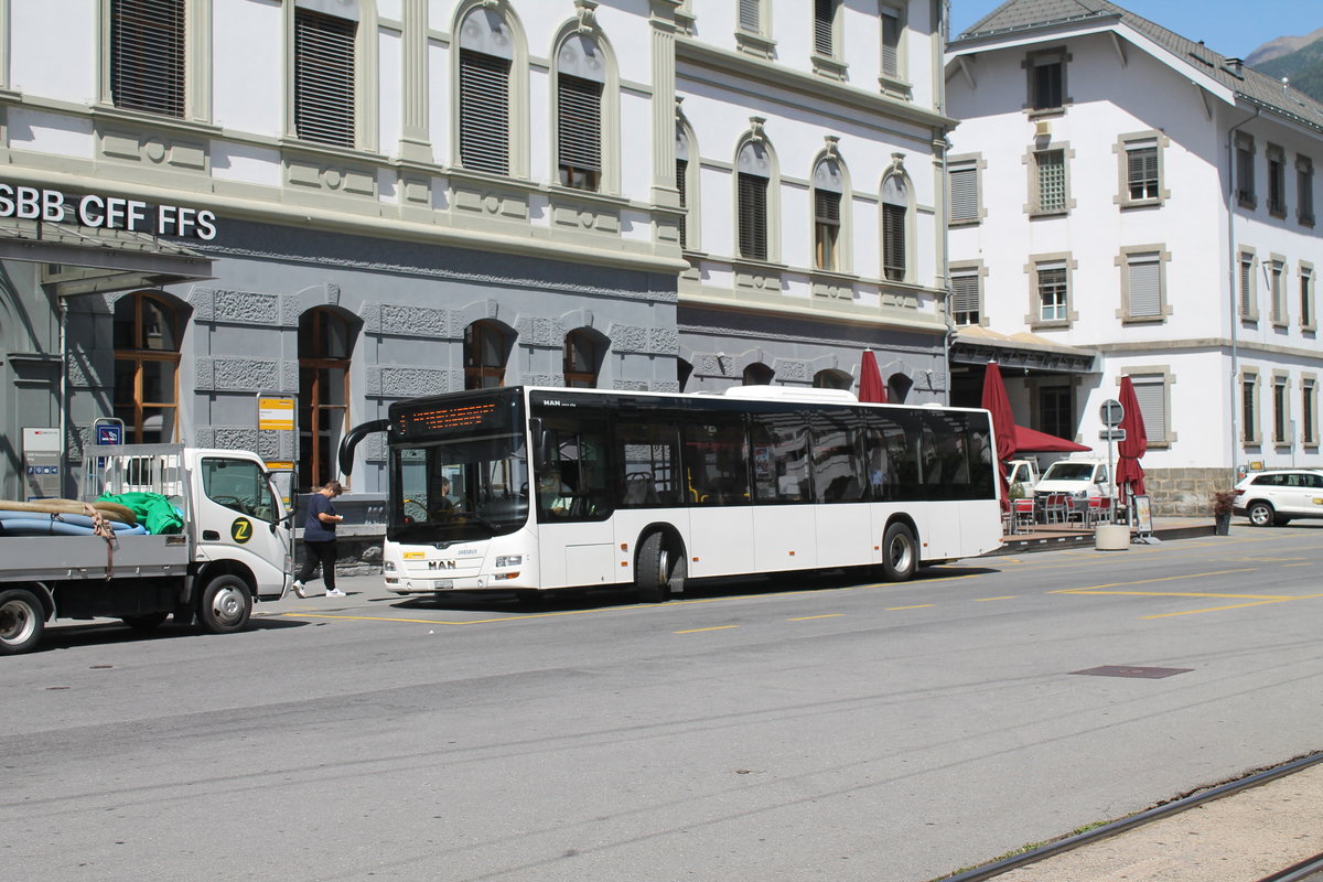 Ortsbus Brig (Postauto/Regie Brig) VS 449 117 (MAN A21 Lion's City) am 6.7.2020 beim Bhf. Brig