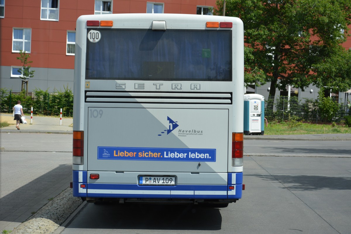 P-AV 109 abgestellt am Hauptbahnhof in Potsdam. Aufgenommen am 12.06.2014.