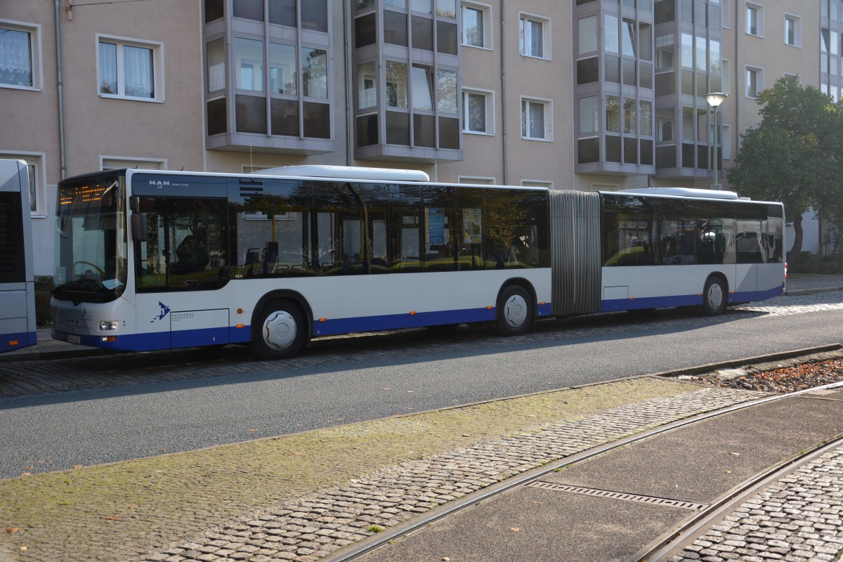 P-AV 401 (MAN Lion's City vom Betriebshof Falkensee) unterwegs am 27.10.2014 für die VIP (SEV). Aufgenommen am 27.10.2014, Potsdam Platz der Einheit.
